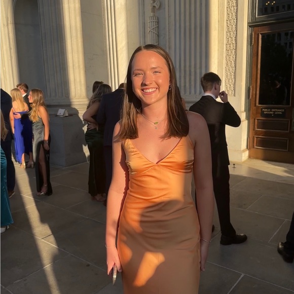 Meet your Posher, Eileen - Picture 1 of 5